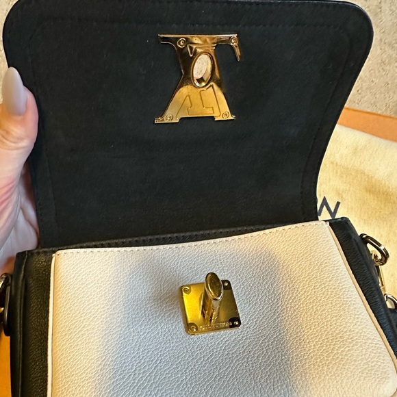 LOUIS VUITTON LOCKME TENDER - Picture 6 of 11